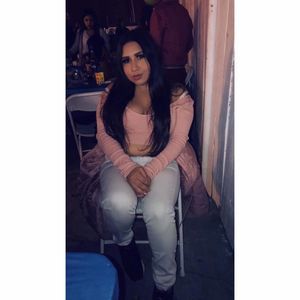 Meet your Posher, Elisa